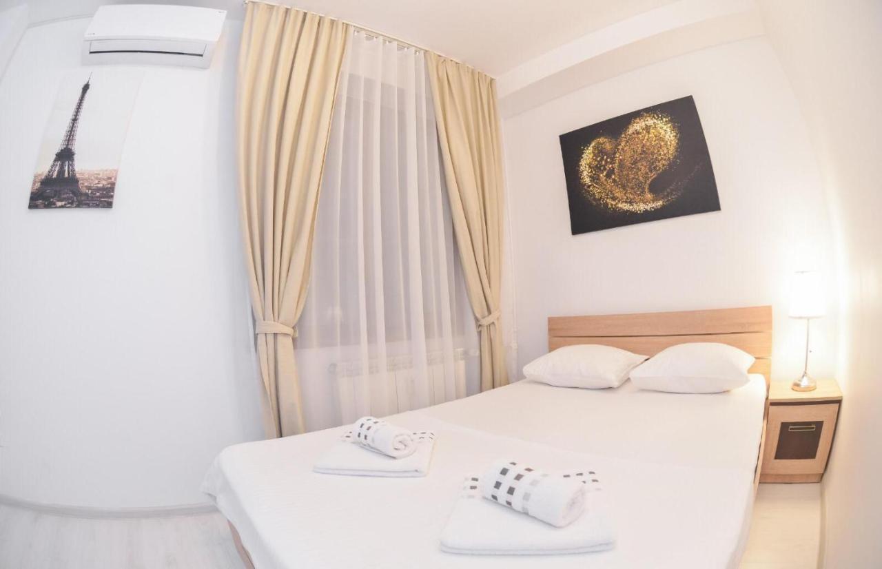 Spacious And Modern Apartment Close To Old City Bukares Bagian luar foto